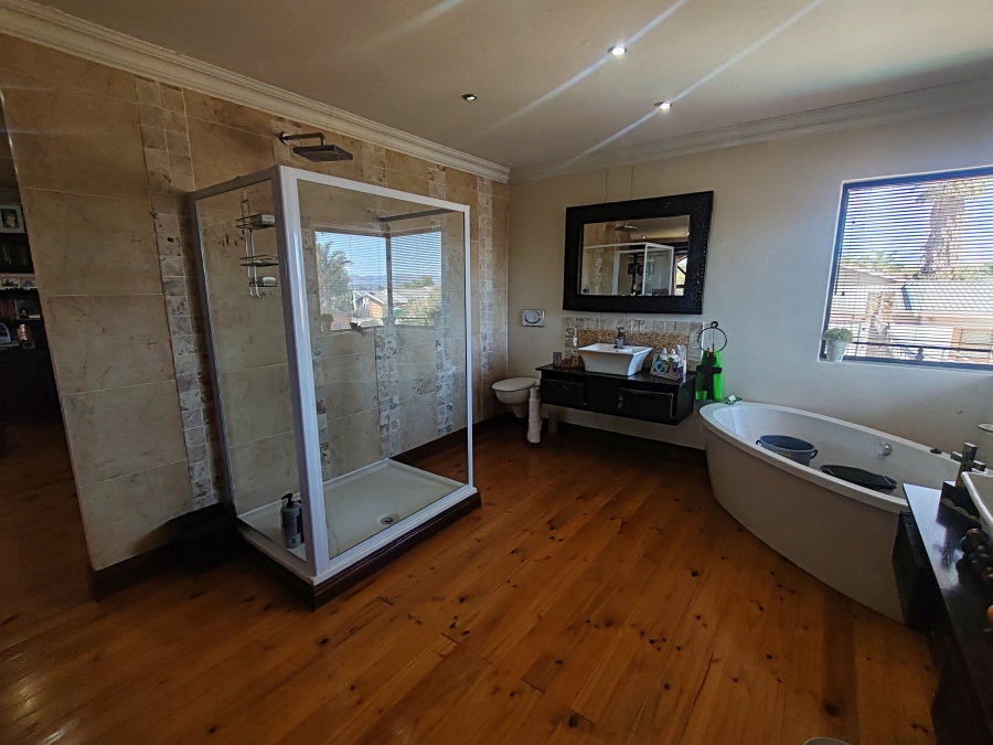 4 Bedroom Property for Sale in Strelitzia Park Eastern Cape